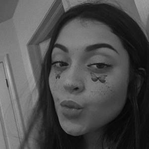 Meet your Posher, Chloe